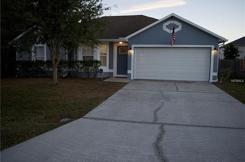 1st image of 16 Peterlee Ct