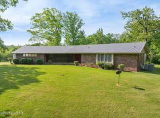 210 Martin Ln, Decaturville, TN 38329