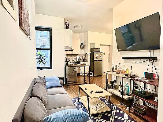 5th image of 235 E 4th St APT 4F