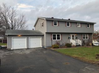 24 Regal Pl, New Hartford, NY 13413