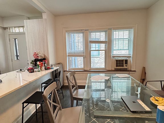 3rd image of 5459 S Ingleside Ave APT 2N