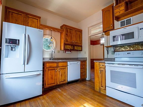 3rd image of 604 N 19th St