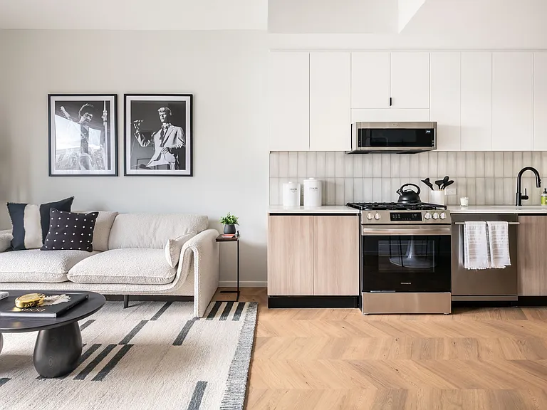 18 Dock Apartments — Photo 35