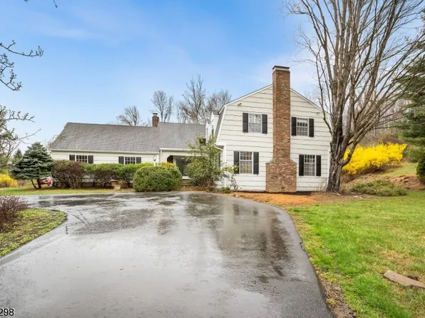 4 Longview Rd, Tewksbury Twp., NJ 08833