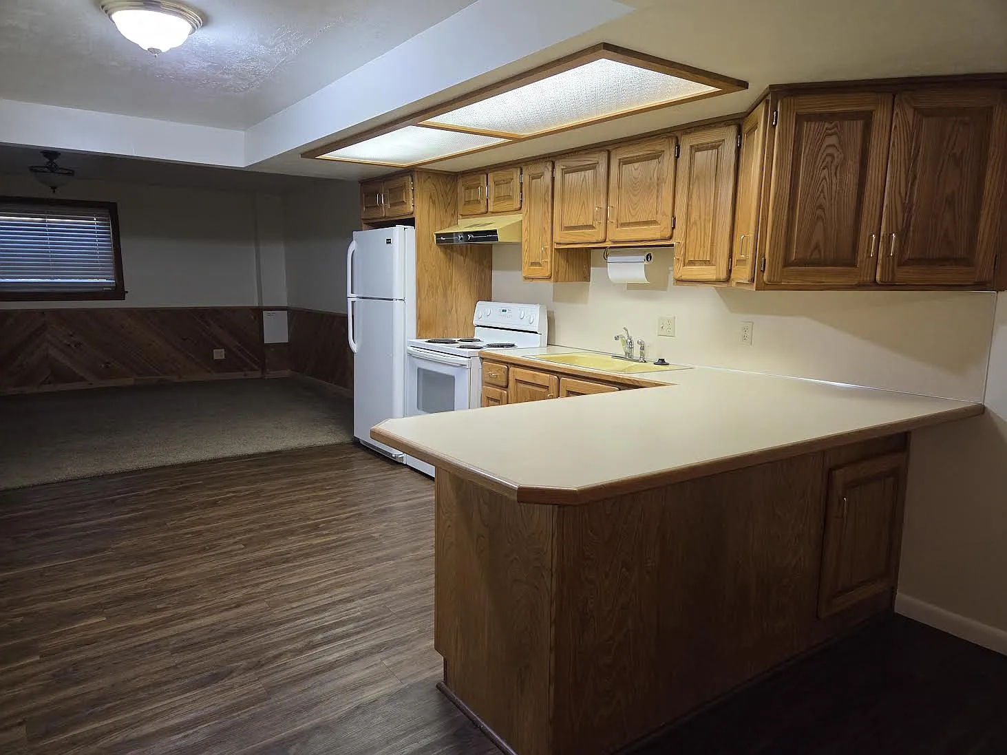 1168 E Raymond Rd — Photo 2