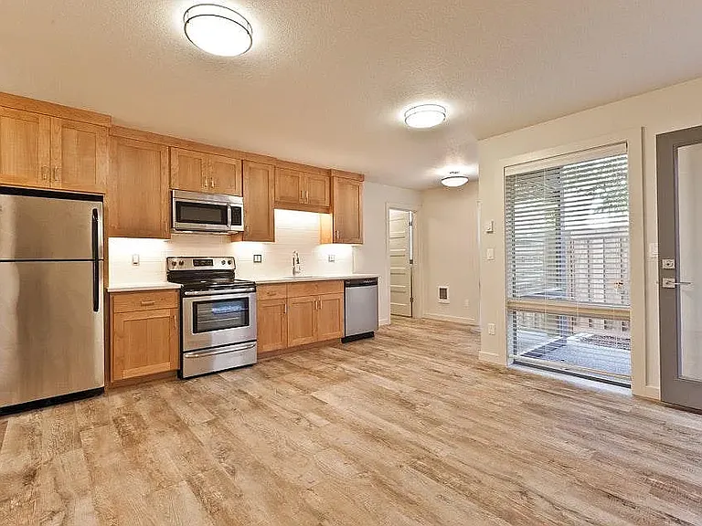 4468 N Michigan Ave #B — Photo 6