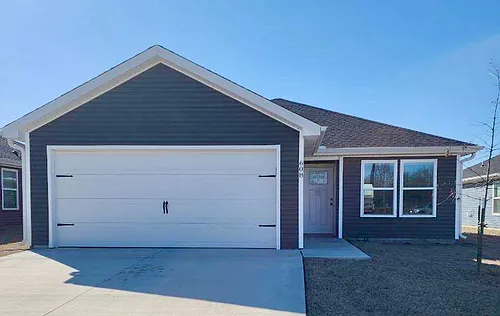 608 Short Leaf Ln Photo 1