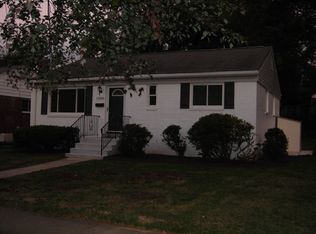 13106 Parkland Dr, Rockville, MD 20853