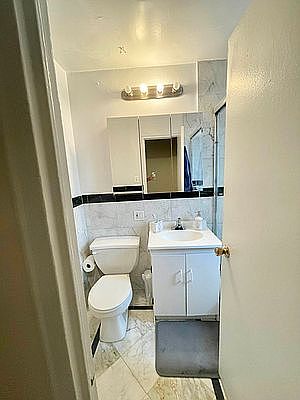 4th image of 279 E 44th St #10D