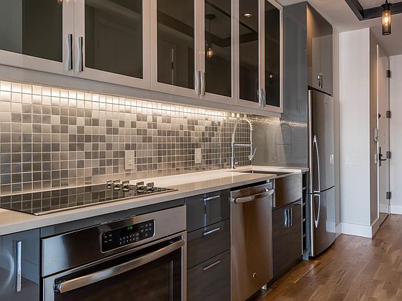 3rd image of 670 Pacific St #422