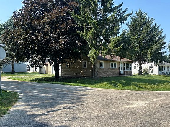 2nd image of 300 Hillcrest Ave