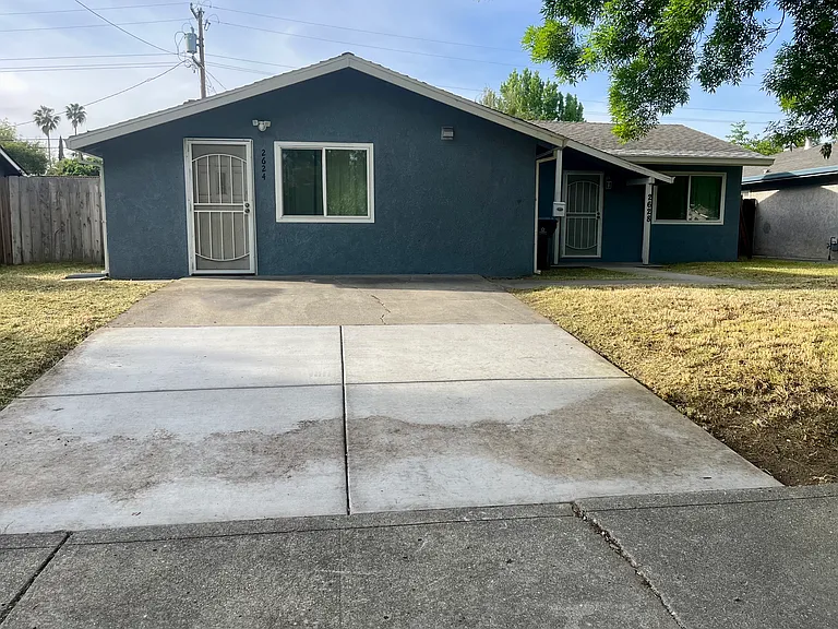 2628 Cypress Ave — Photo 3