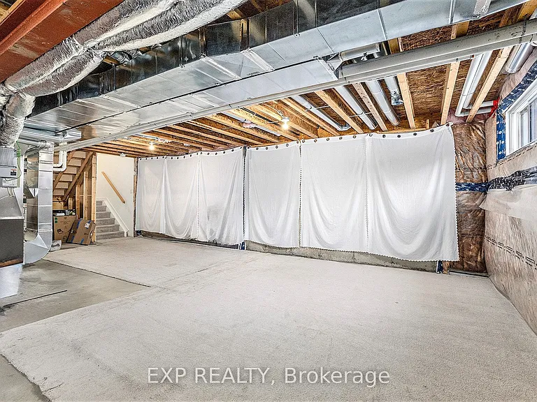 12 Livya St — Photo 24
