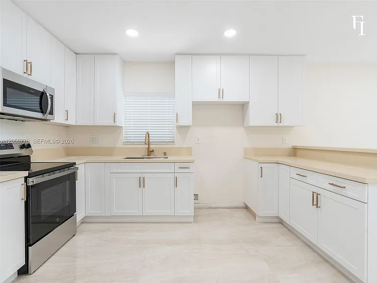 3228 NW 11th Ave — Photo 12
