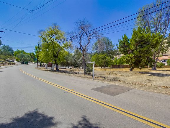 4th image of 4030 Acacia Ave