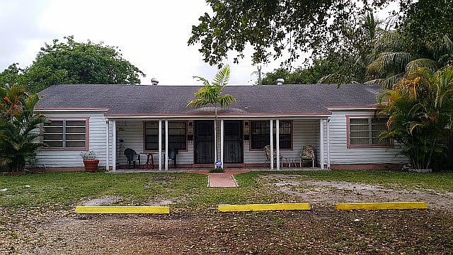 1st image of 1583 NE 116th St