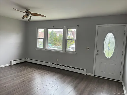 60 Sarah Ln Photo 1