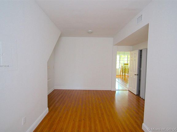 4th image of 10080 W Bay Harbor Dr APT 2