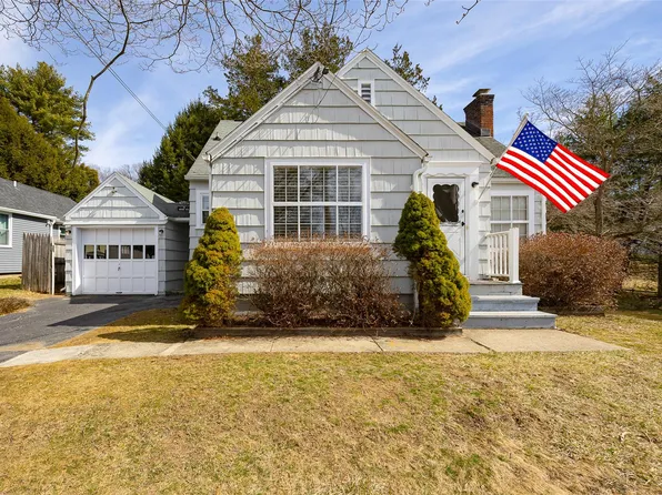 70 Sunset Avenue, Poughkeepsie, NY 12601