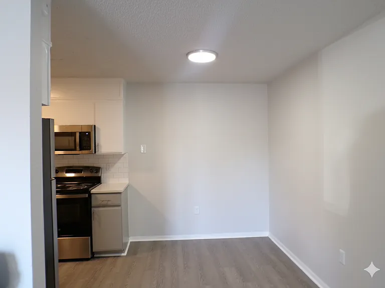 Regency Point Luxury Apartments — Photo 127