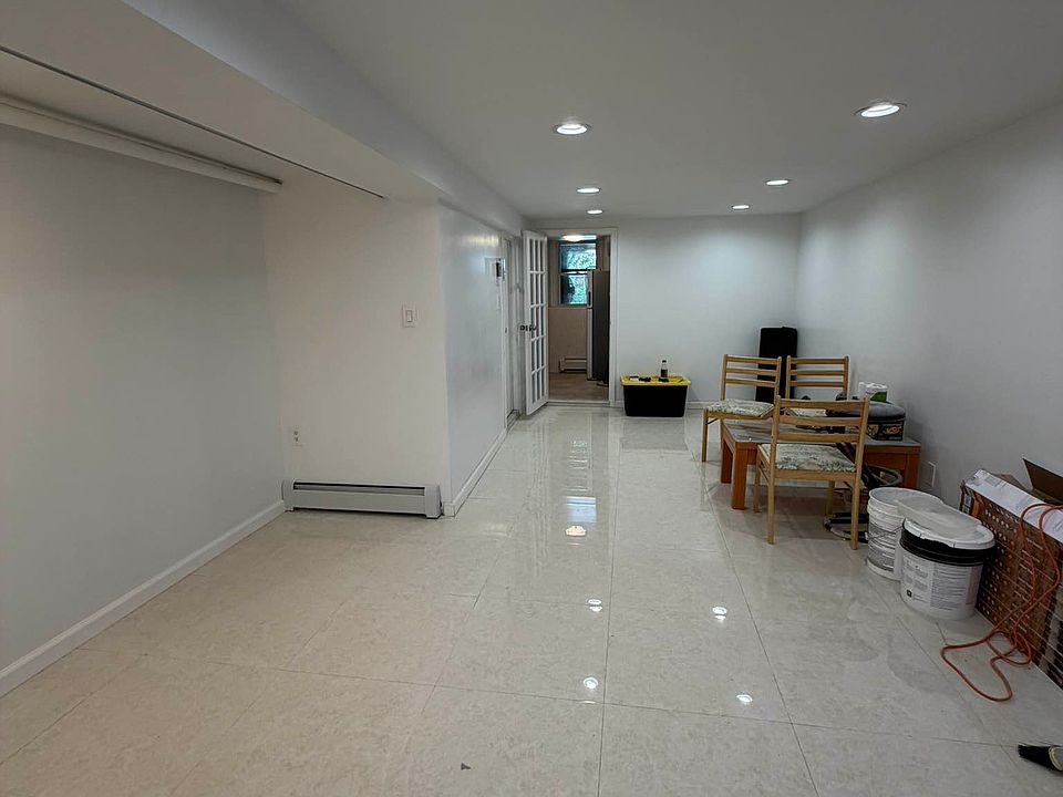 1st image of 845 E 12th St #1