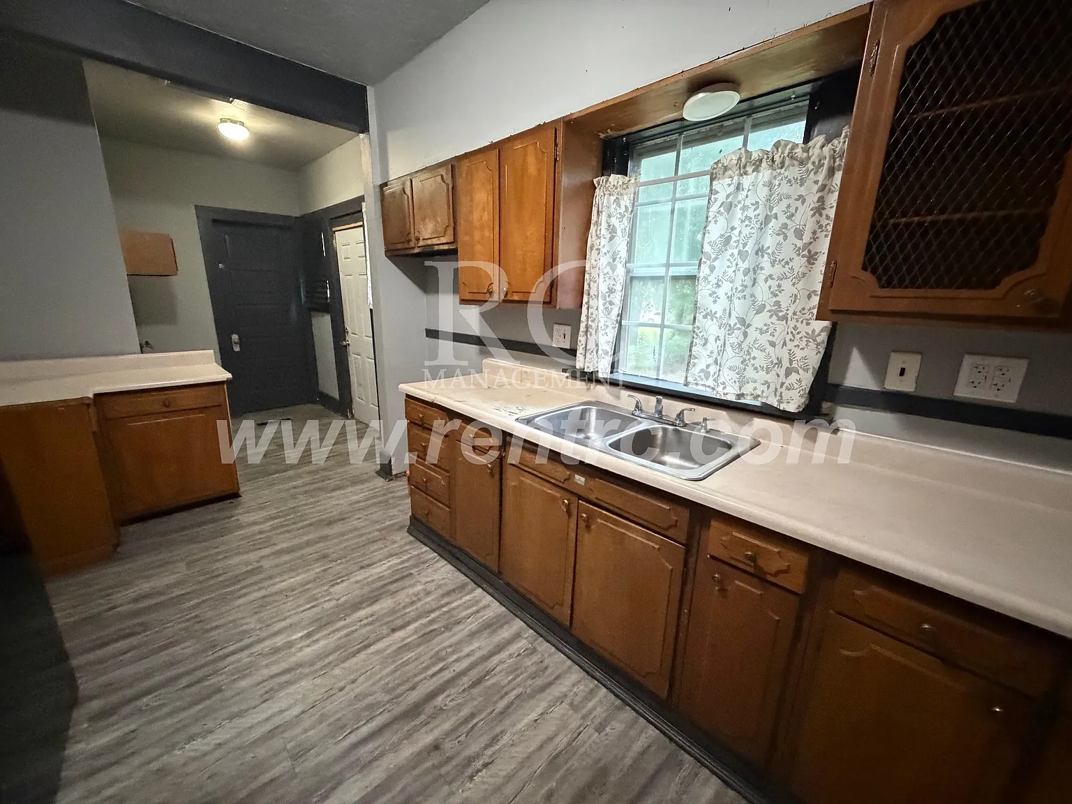 2 bed, 1000 sqft, $725 — Photo 3