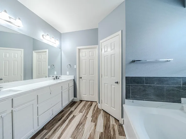 1717 Lake Eden Dr — Photo 14