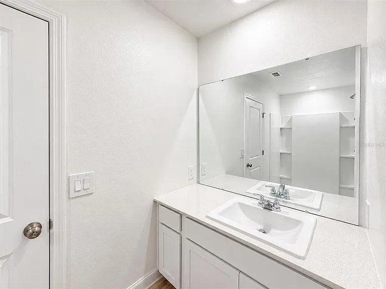 6472 Domizio Dr — Photo 21