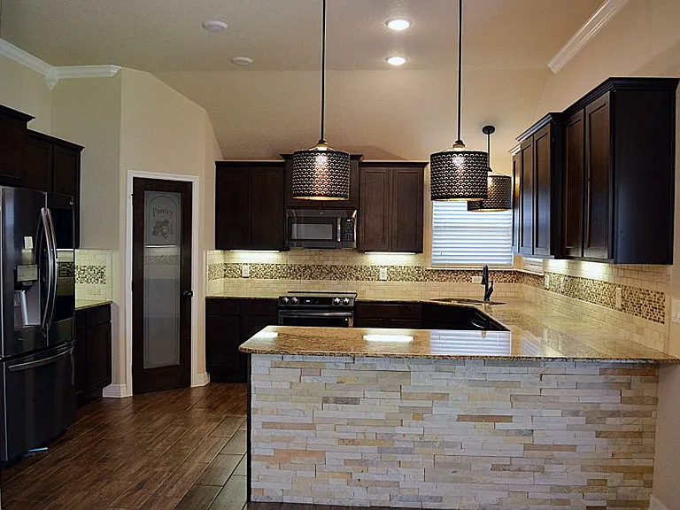 7609 Zircon Dr — Photo 10