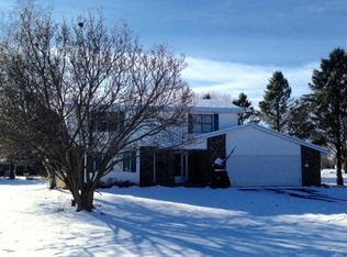 3902 Jenny Ct, Sterling, IL 61081