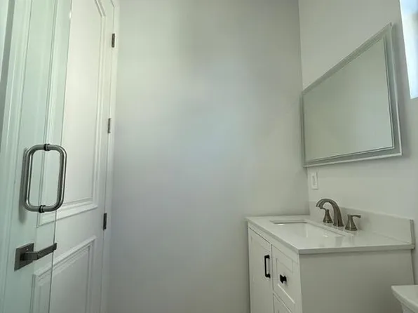 6723 Sunnyslope Ave, Van Nuys, CA 91401