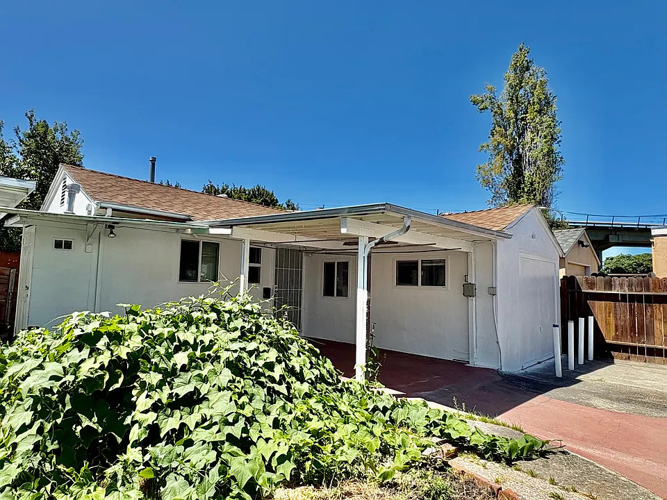 1079 Adason Dr