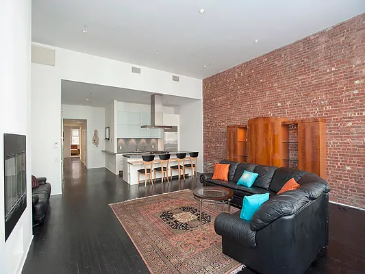 Sold by Sotheby's International Realty | media 15