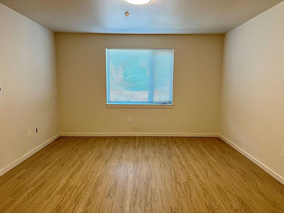 The Alexis Apartments 15075 SE Stark St Portland OR Zillow