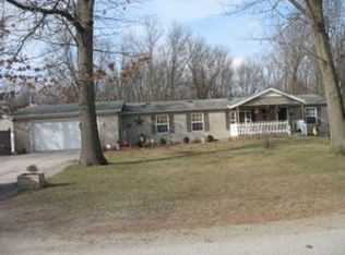 10530 E Iroquois Rd, Walkerton, IN 46574