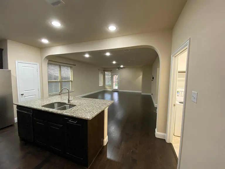 15517 Pioneer Bluff Trl — Photo 6