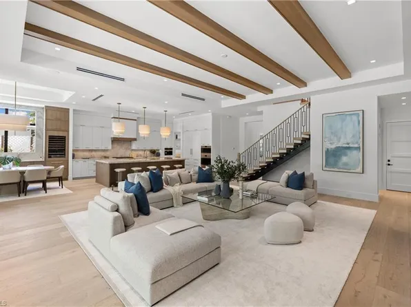 850 10th ST N, NAPLES, FL 34102