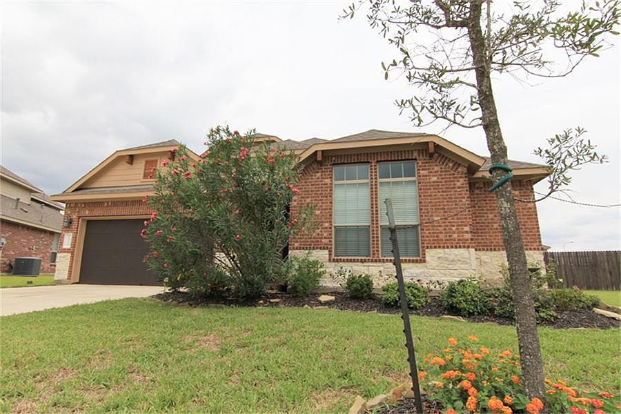 1st image of 18326 Redoak Manor Ln