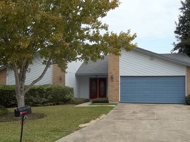 1st image of 8406 Hollow Bend Ln
