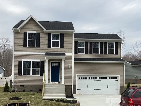 370 Highgate Dr, Hartfield, VA 23071