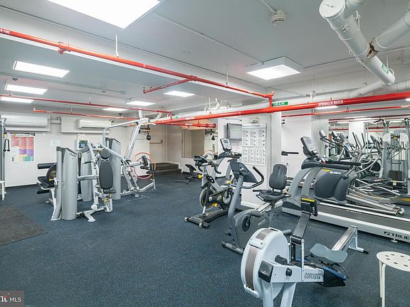 5th image of 224 W Rittenhouse Sq #2502