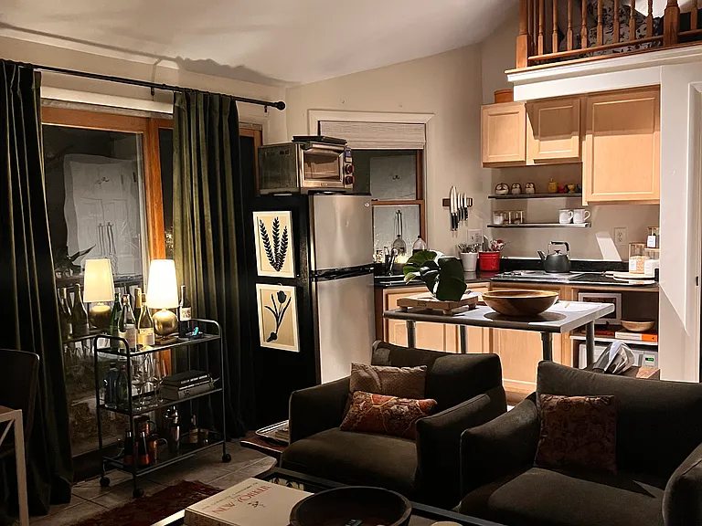 54 Parkwood Ave #1/2 — Photo 2