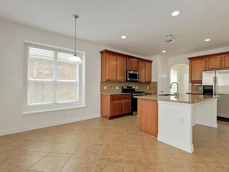 2110 Mateo Park Dr — Photo 7