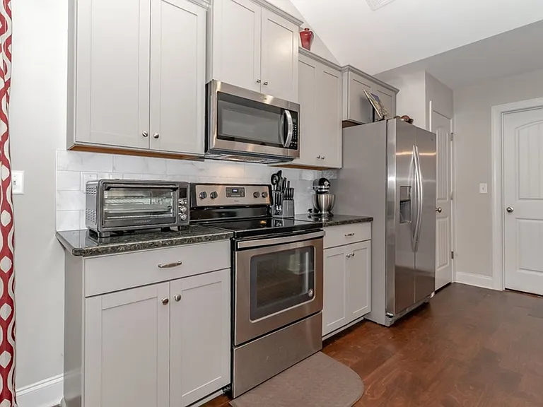 2112 Kinsale Ave — Photo 19