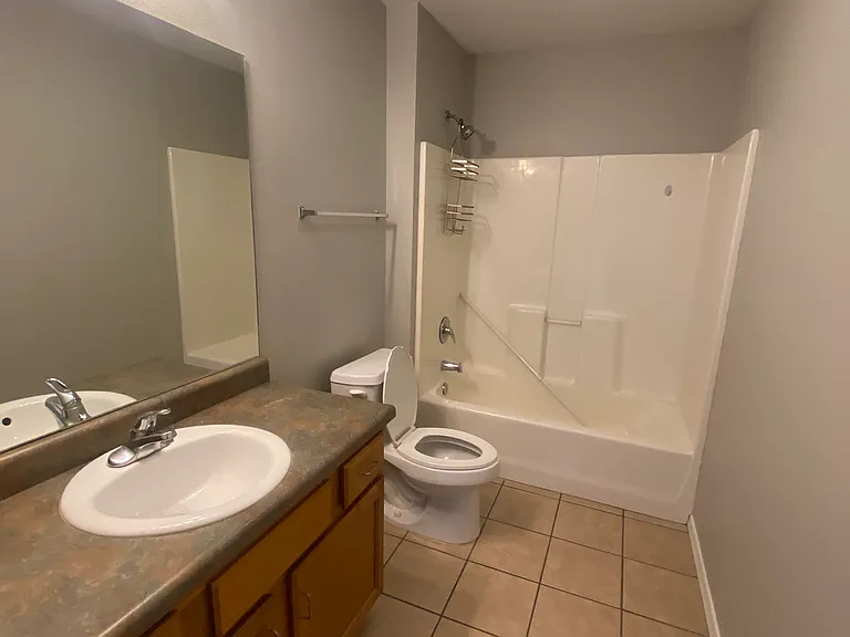 190 Scholars Ct #A — Photo 7