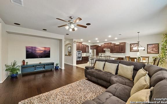 4th image of 18015 Camino Del Mar