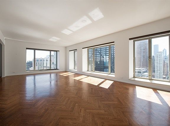 5th image of 950 N Michigan Ave #22A