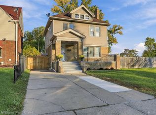 12631 Wilshire Dr, Detroit, MI 48213