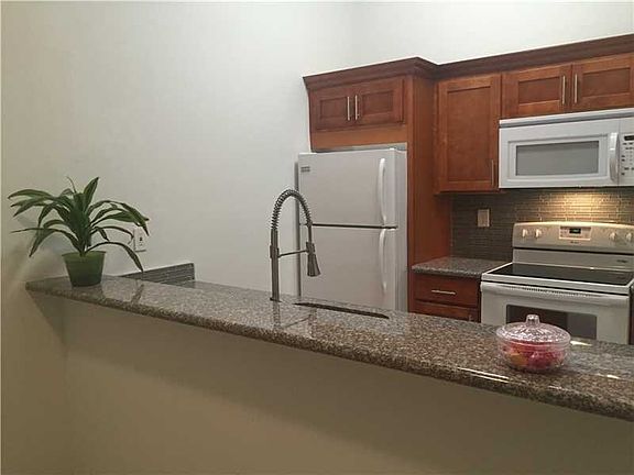 3rd image of 18310 Mediterranean Blvd #724