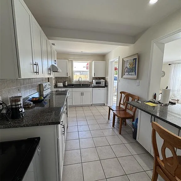 5277 Grobe St — Photo 9